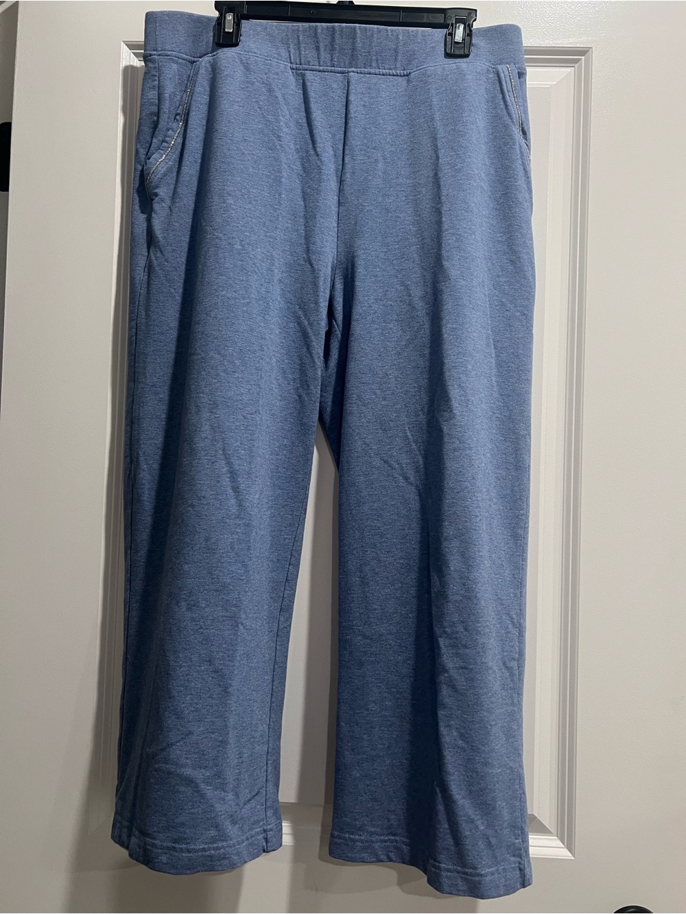 Chico's Light Blue Pull-On Jogger Pantswith Caviat Trimmed Pockets